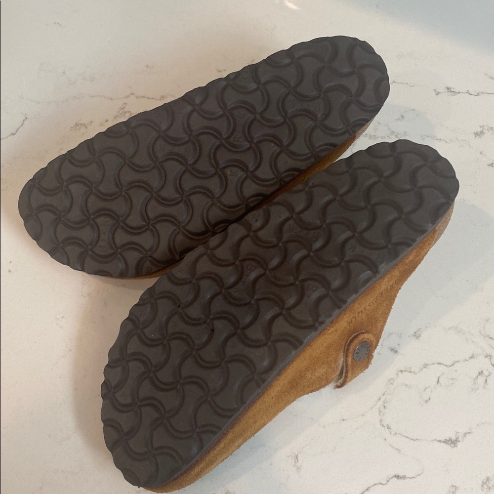 Shearling Birkenstock Boston Clogs - Picture 4 of 4